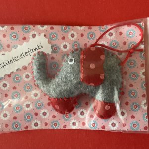 Glückselefanti aus Filz mit roten Ohren für liebe Menschen